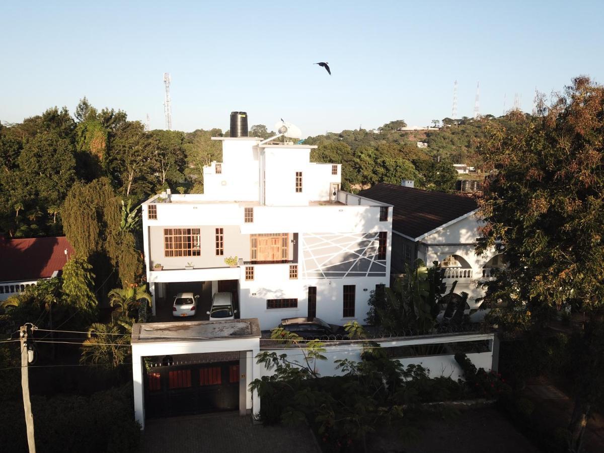 Arusha Royal Bed & Breakfast エクステリア 写真